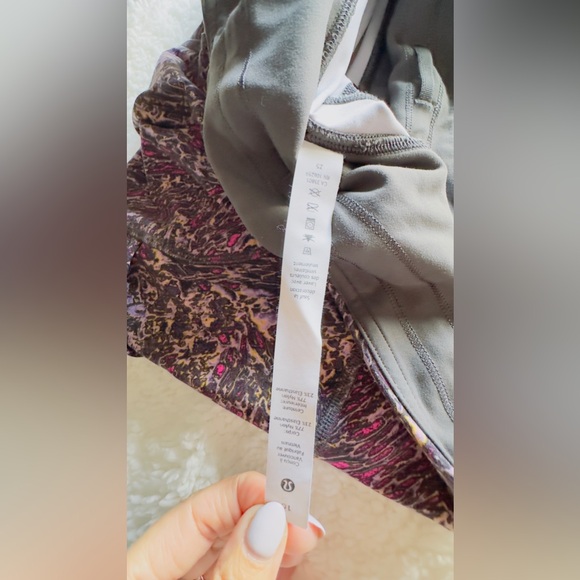 Lululemon sz 12 - Picture 3 of 4
